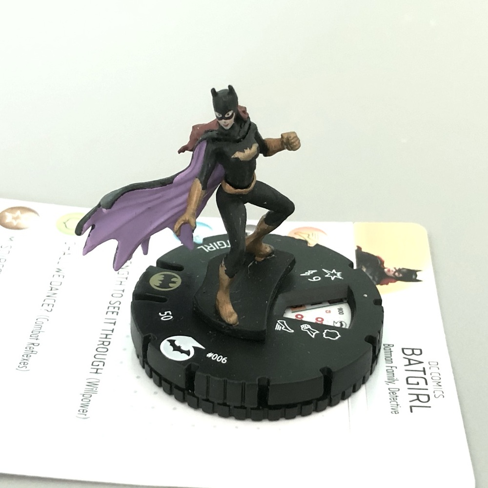 SOLD DC Comics HeroClix Batgirl Miniature Figure #006
